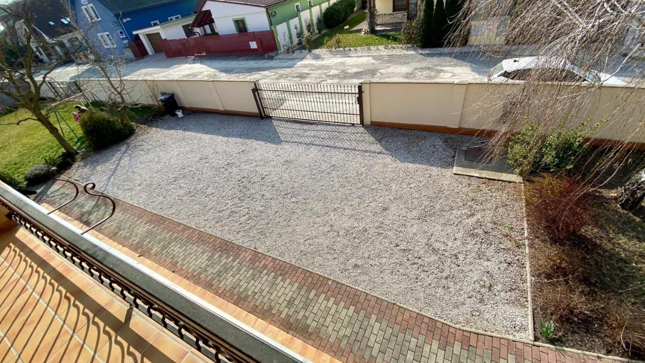 Apartmanovy Dom Flora Veľký Meder Kültér fotó