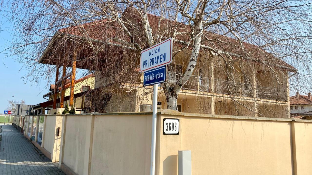 Apartmanovy Dom Flora Veľký Meder Kültér fotó