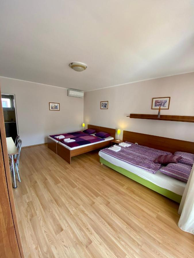 Apartmanovy Dom Flora Veľký Meder Kültér fotó