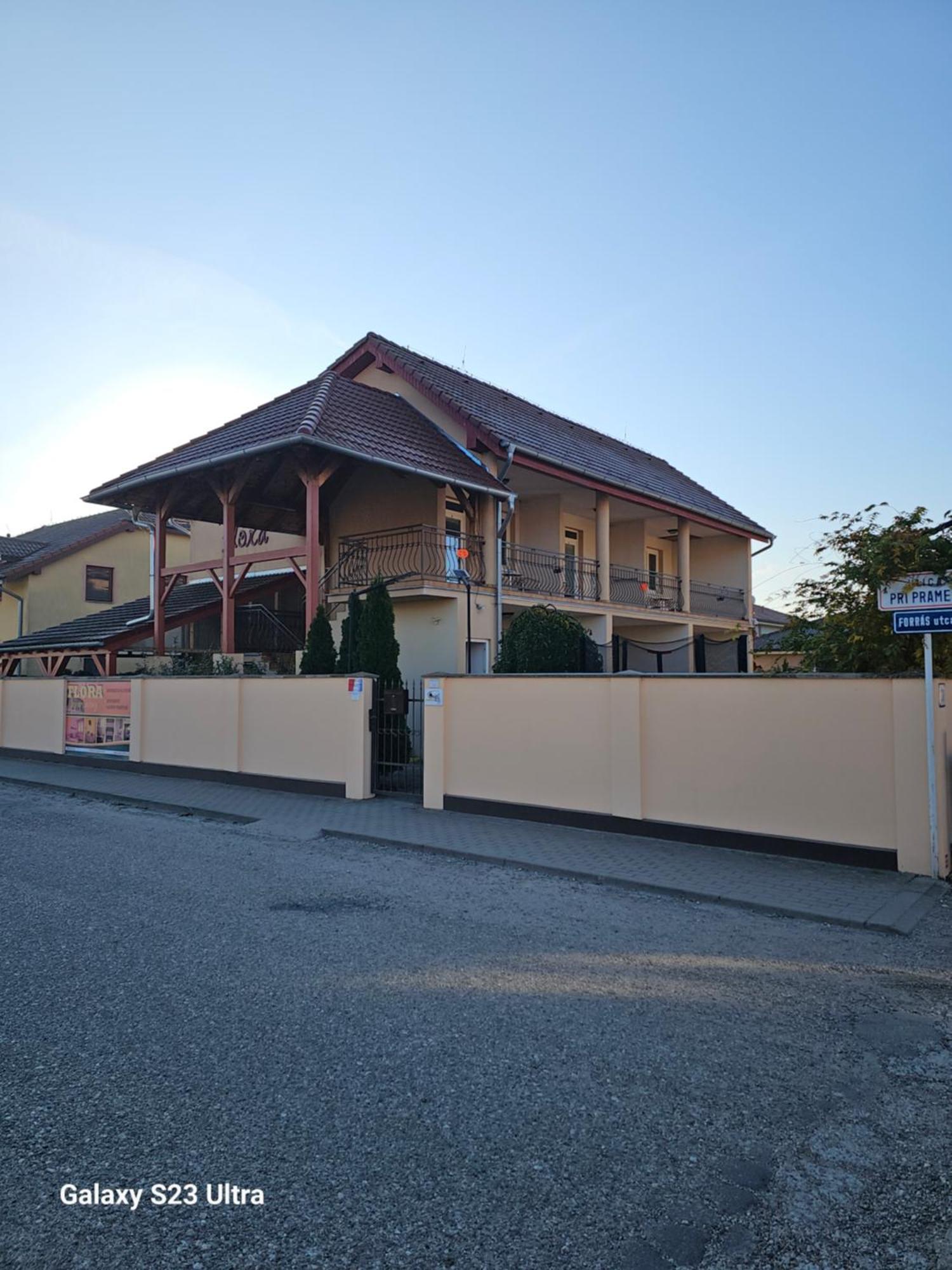 Apartmanovy Dom Flora Veľký Meder Kültér fotó